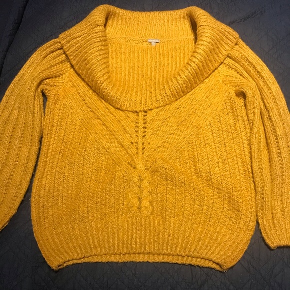 Sweater - Picture 2 of 5